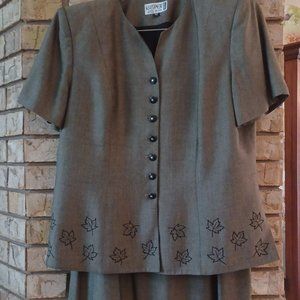 KASPER 14 P Brown Short Sleeve Skirt Suit W Embroidered Leaves
